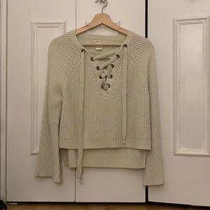 Main strip Criss cross sweater